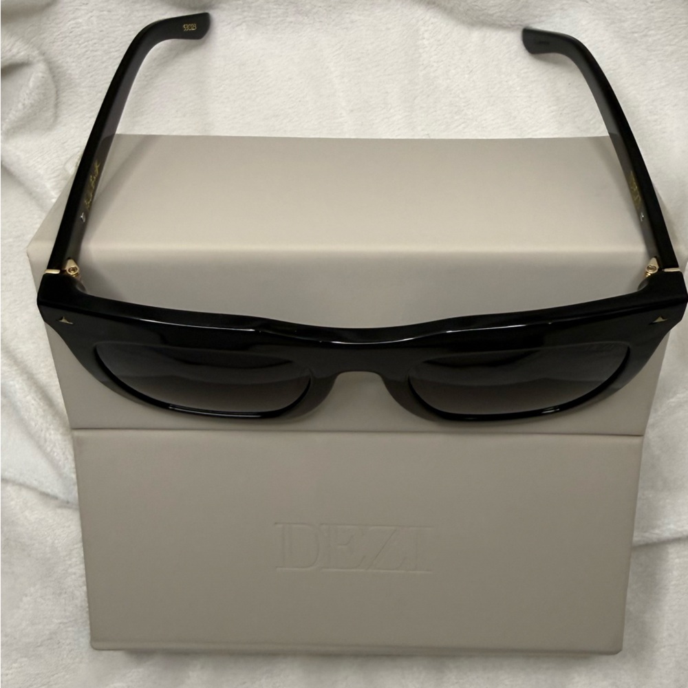 DEZI Fall Back Square Sunglasses - image 3